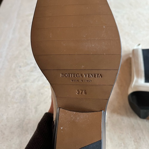 Bottega Veneta Off-White “The Lean” Chelsea boots New!! Size-37.5 - Picture 5 of 14